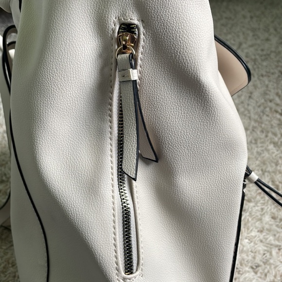 Leather backpack - Picture 6 of 7